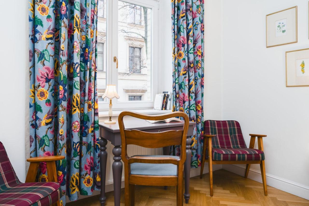 Classy Old Town Suites - By Upstairs Cracóvia Exterior foto