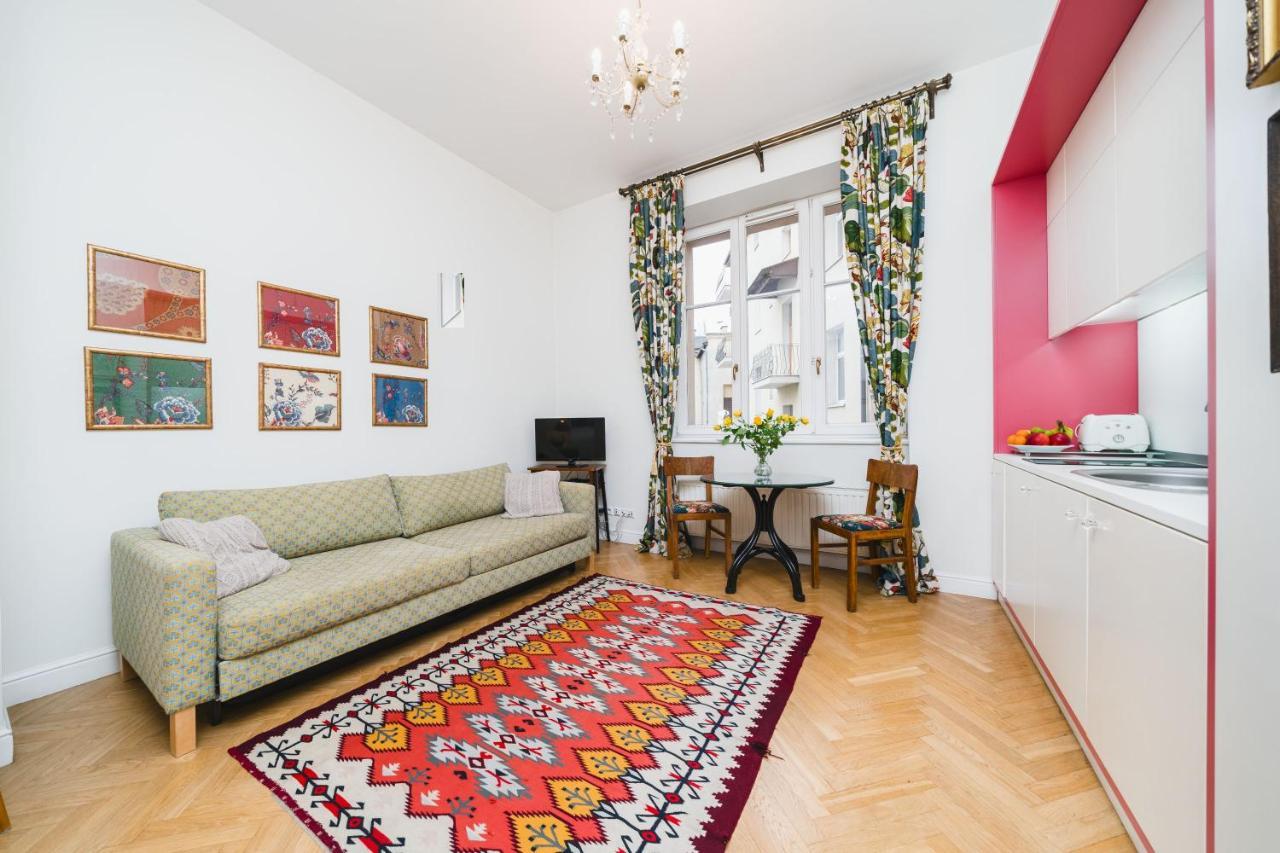 Classy Old Town Suites - By Upstairs Cracóvia Exterior foto