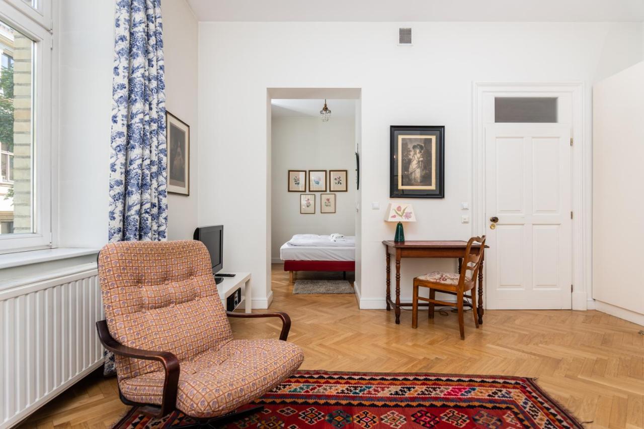 Classy Old Town Suites - By Upstairs Cracóvia Exterior foto