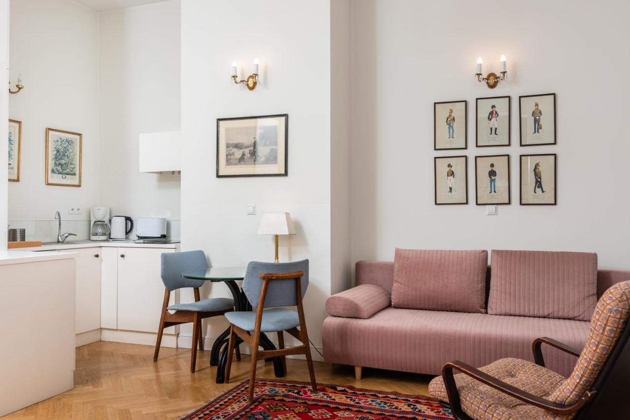 Classy Old Town Suites - By Upstairs Cracóvia Exterior foto