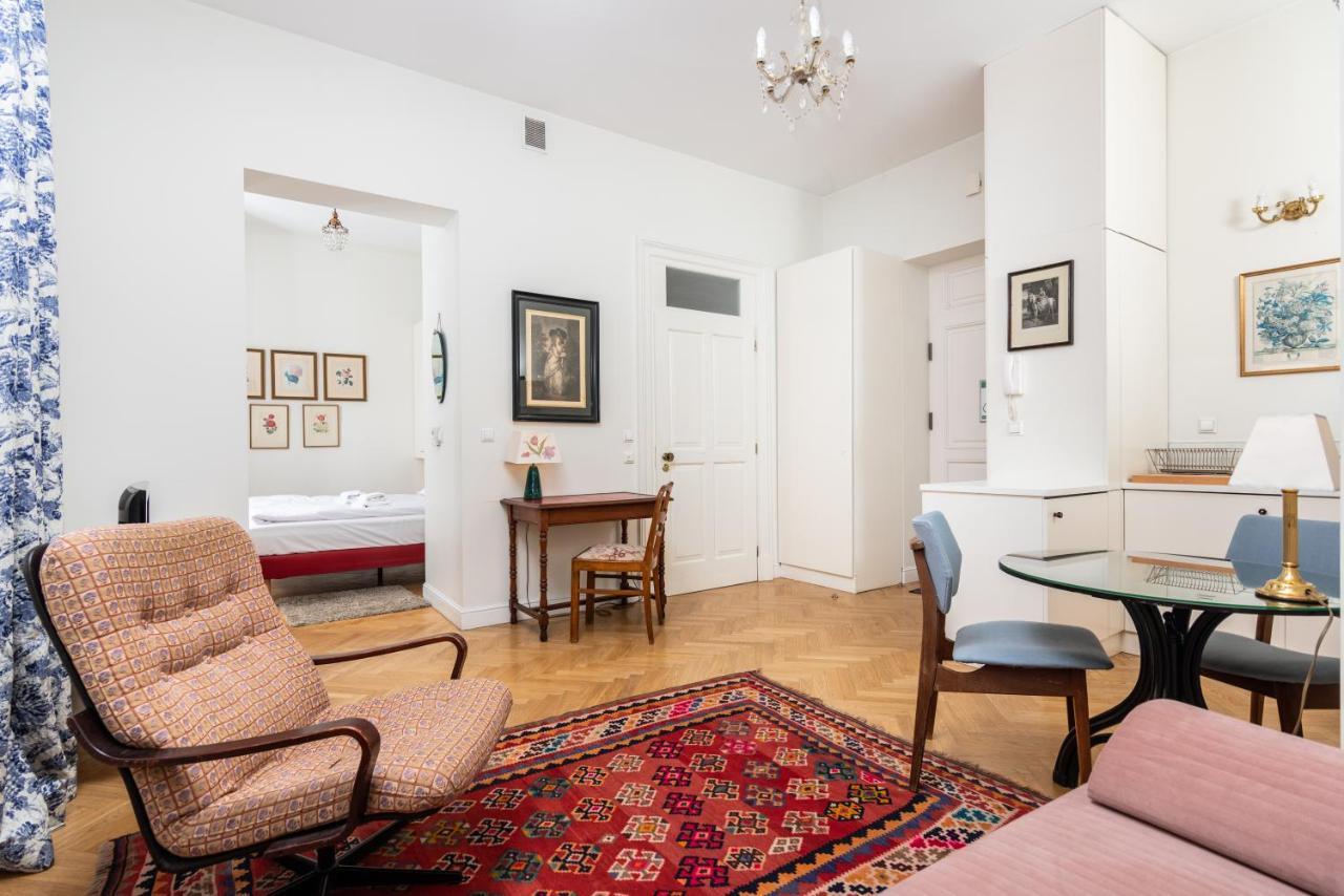 Classy Old Town Suites - By Upstairs Cracóvia Exterior foto