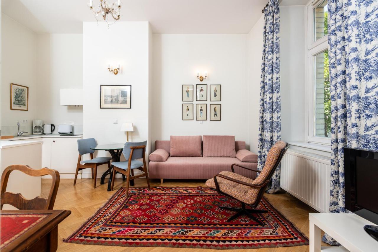 Classy Old Town Suites - By Upstairs Cracóvia Exterior foto