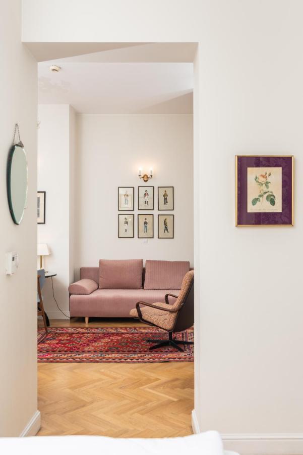 Classy Old Town Suites - By Upstairs Cracóvia Exterior foto